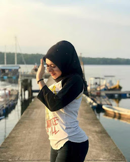 Hijabers Ketat Padat