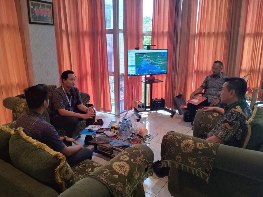Menuju Kaimana Terang, Bupati Kaimana Freddy Thie Temui Pimpinan PLN
