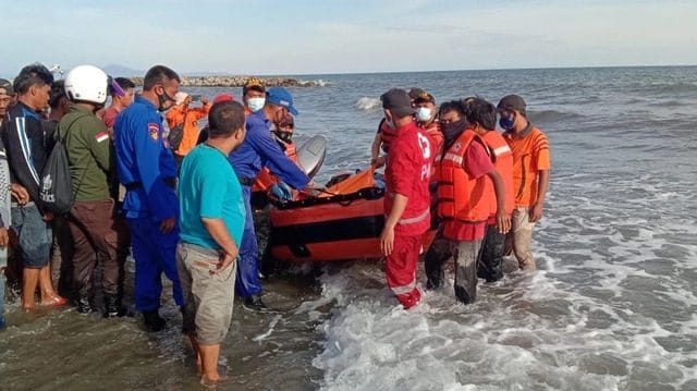 Pemuda Terseret Ombak di Pantai Mampie, Polman, Ditemukan Meninggal
